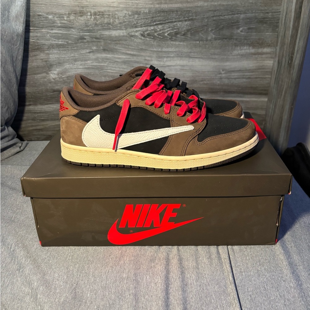 Jordan 1 Low Travis Scott ‘Reverse Mocha’ - Size 9.5 Men’s
